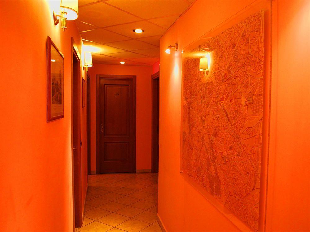 In Vale&hillary Colosseo Couette-café
